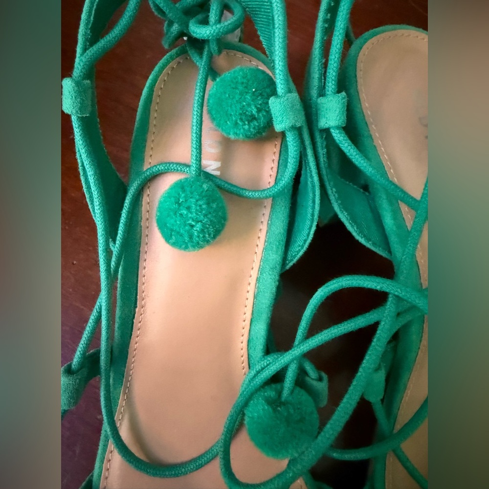 Old Navy green heel
